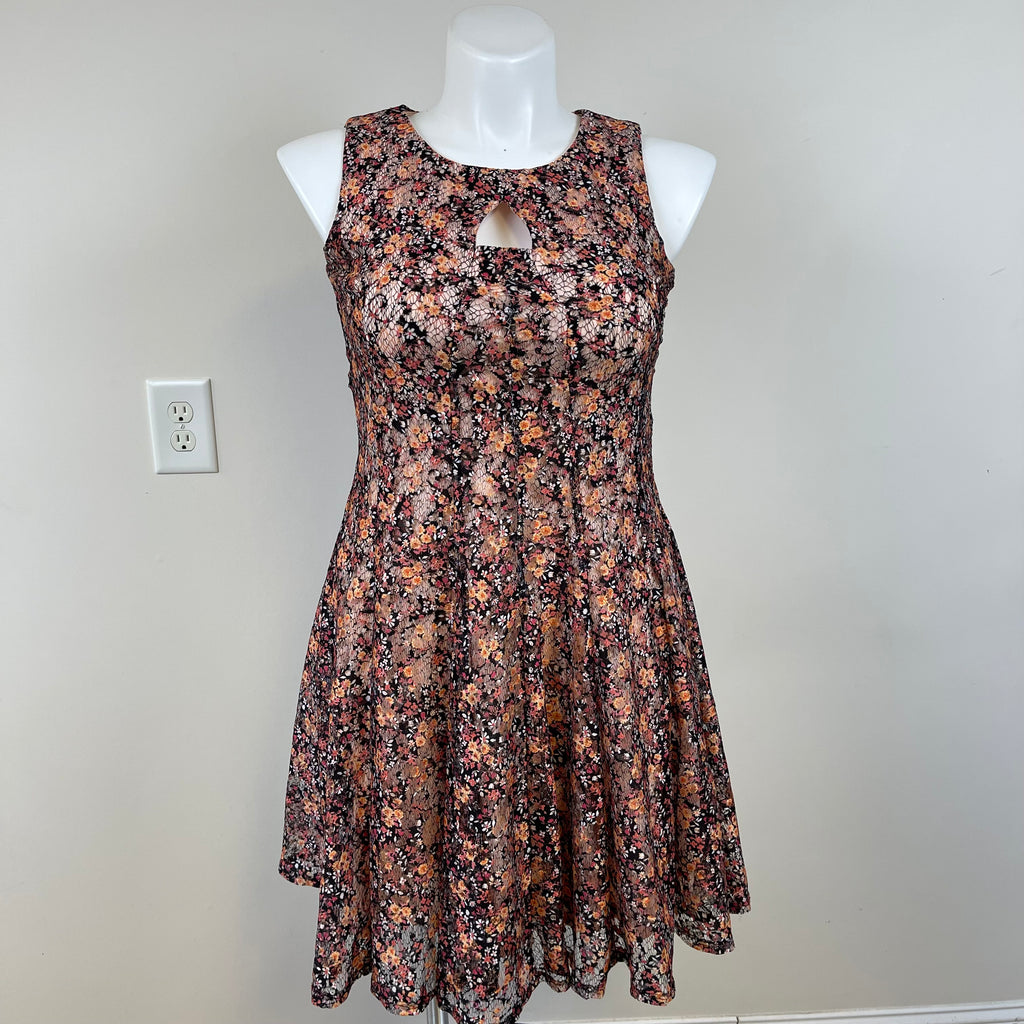 Established 1962 Women’s Dress