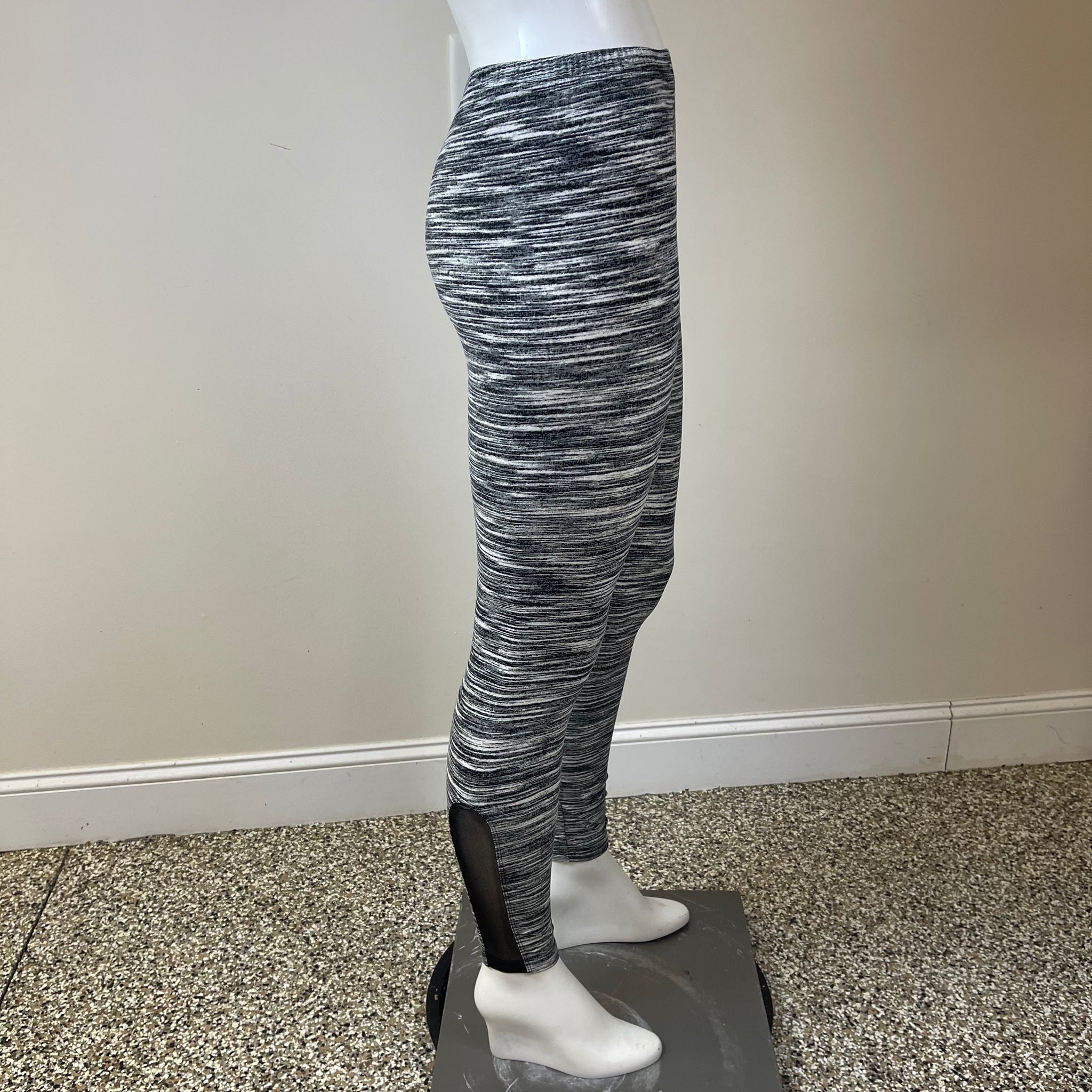 No Boundaries Women’s Leggings