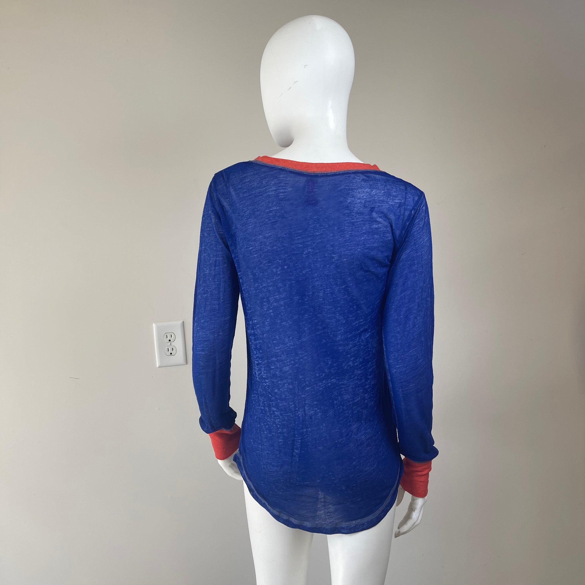 No Boundaries Women’s Long Sleeve Tee