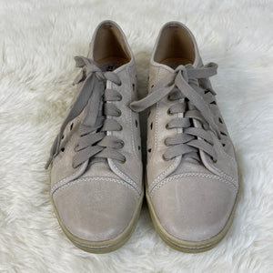 Earth Women’s Fashion/Comfort Sneaker