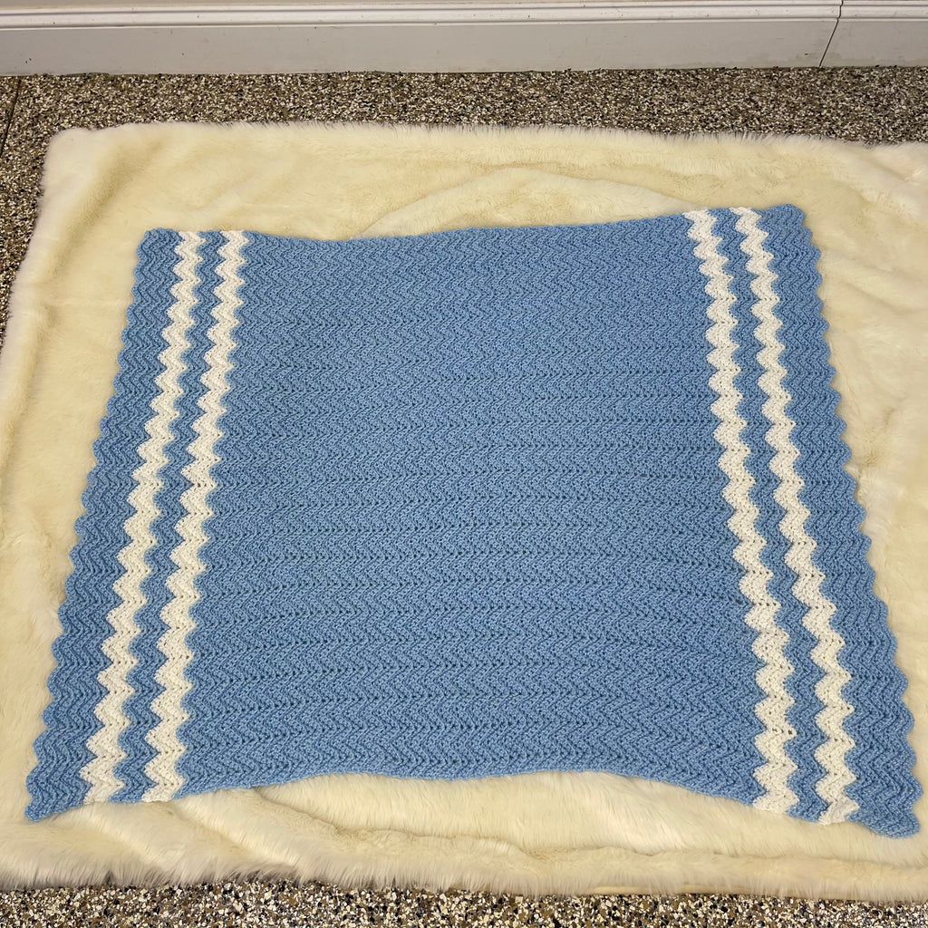 Beautiful Hand Knitted Baby Blanket/Lap Throw