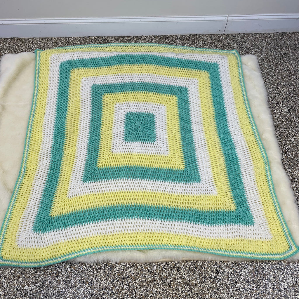 Beautiful Hand Knitted Baby Blanket/Throw