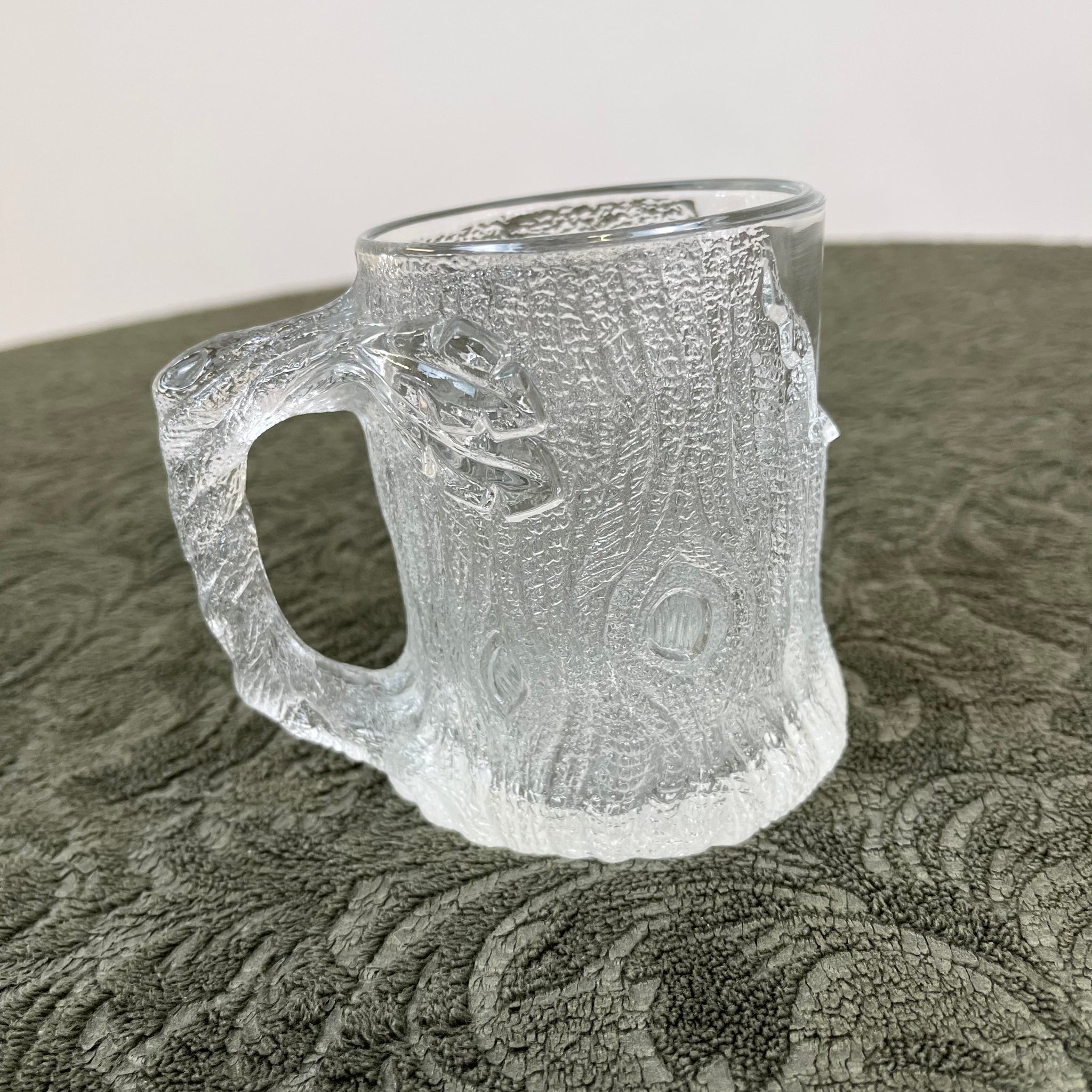 Vintage The Flintstones “Treemendous Mug” McDonalds 1995 Embossed Glass Mug