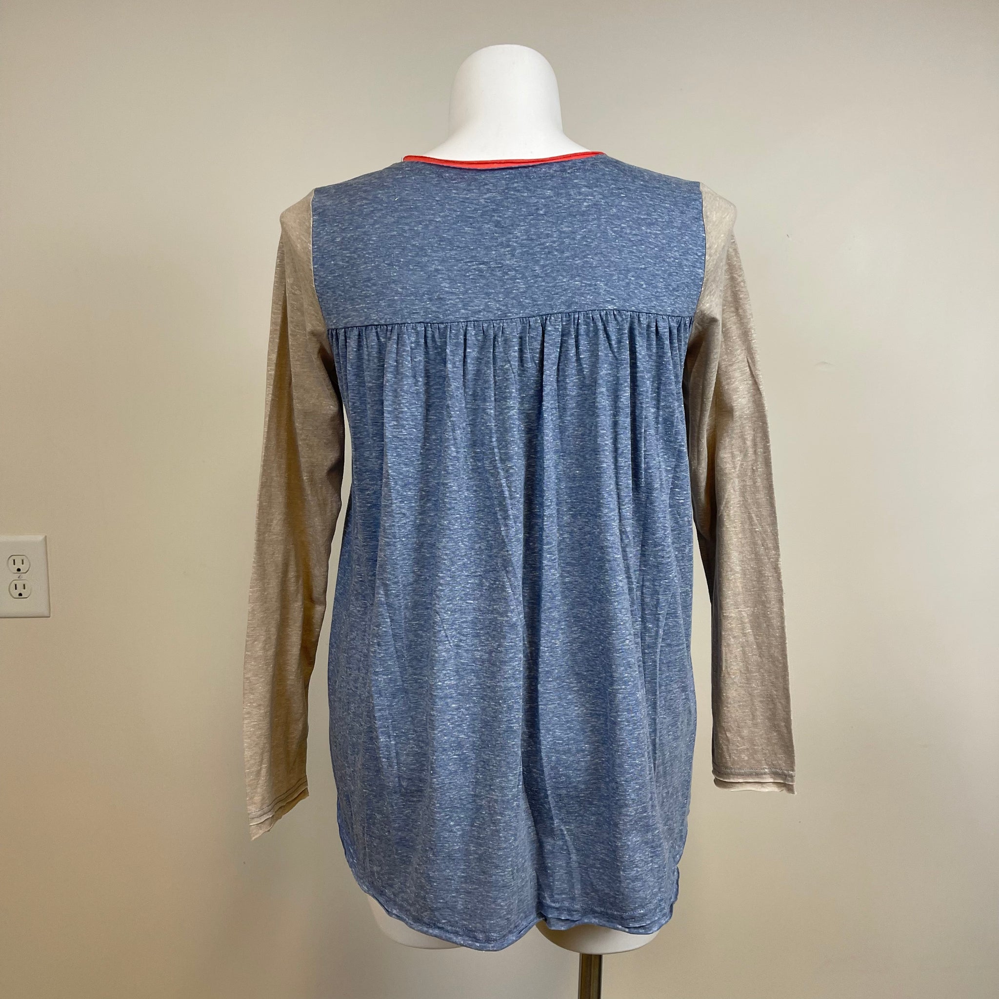 Easel Long Sleeve Top