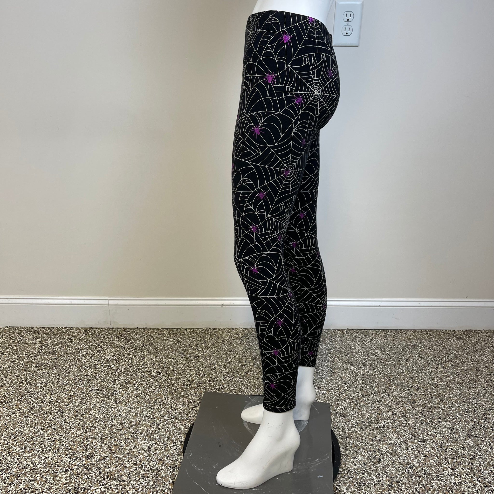 No Boundaries Halloween Leggings