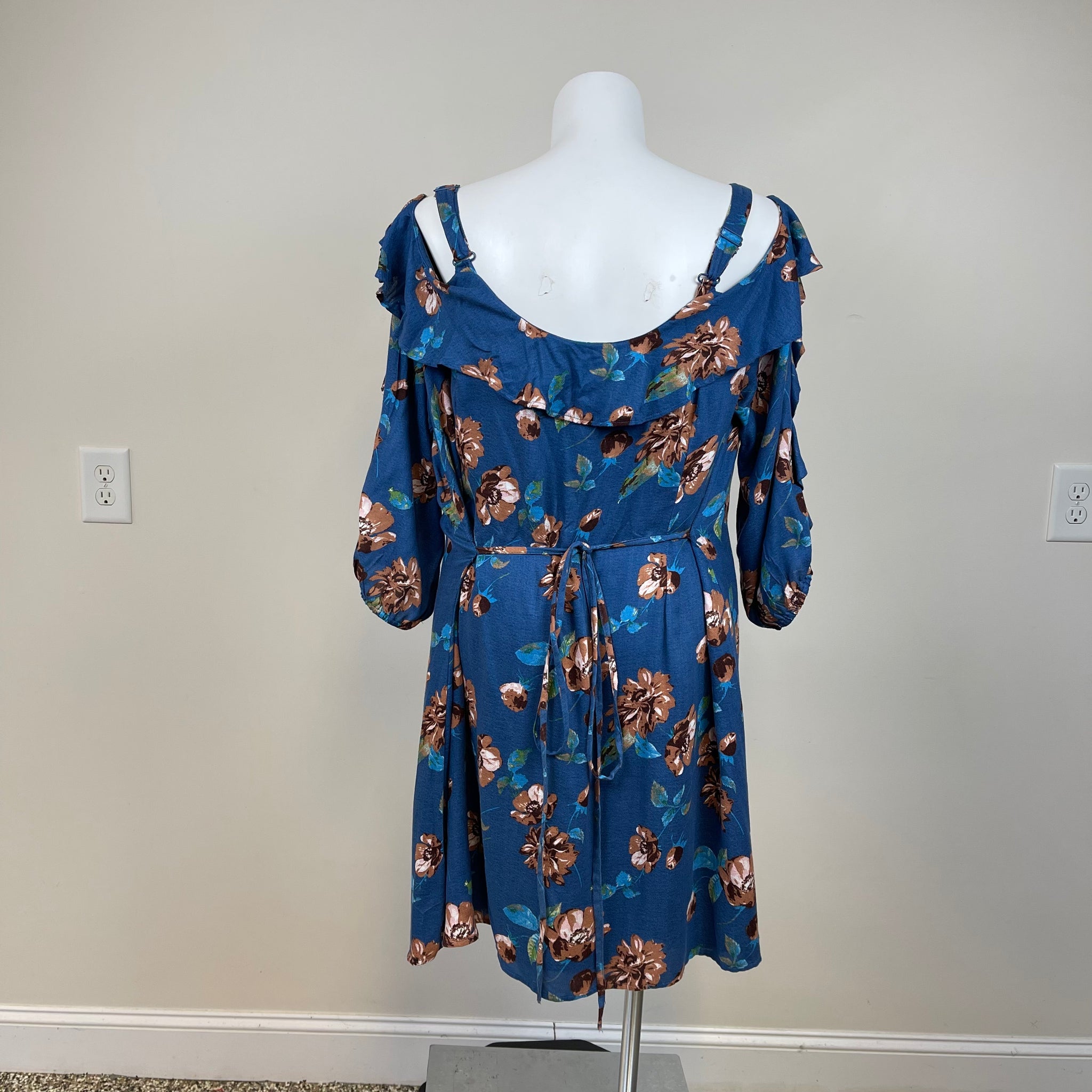 Jessica Simpson Plus Size Cold Shoulder Dress