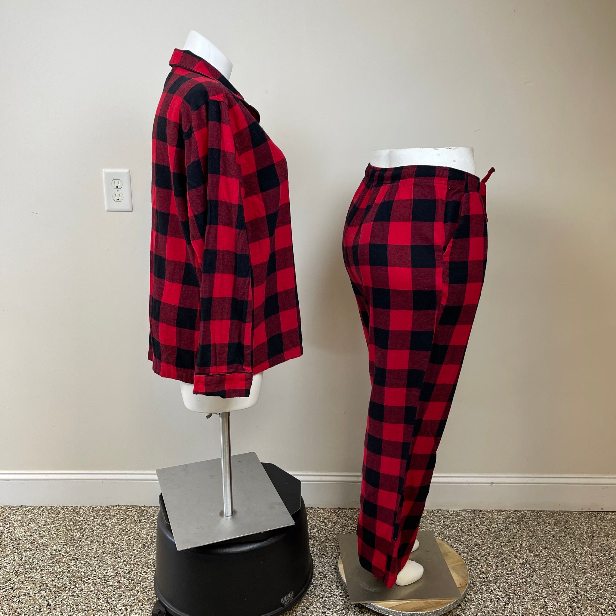 Old Navy Unisex Buffalo Plaid Pajama Set